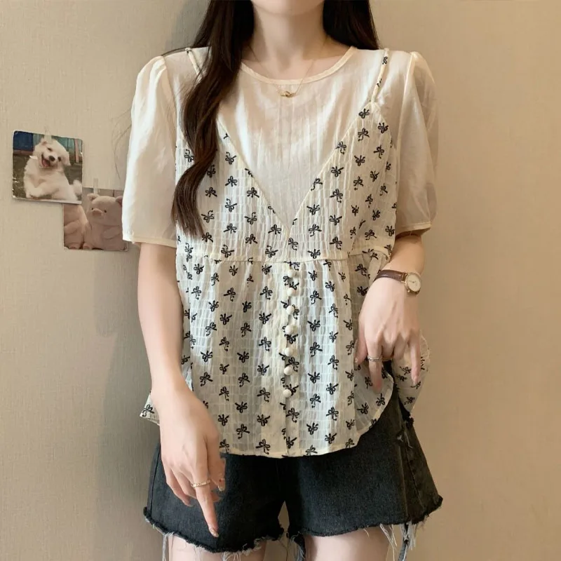 Large Size French Patchwork Contrasting Colors Floral Short Sleeve Fake Two Pieces Shirt Women Summer New Loose Round Neck Tops