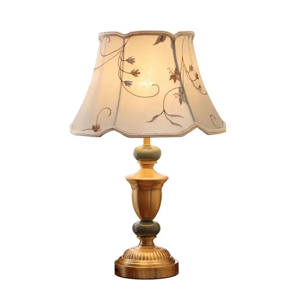 Lámpara de mesita de noche de estilo americano para dormitorio, decoración de sala de estar, lámpara de escritorio clásica Retro europea, accesorio de luz LED de Metal