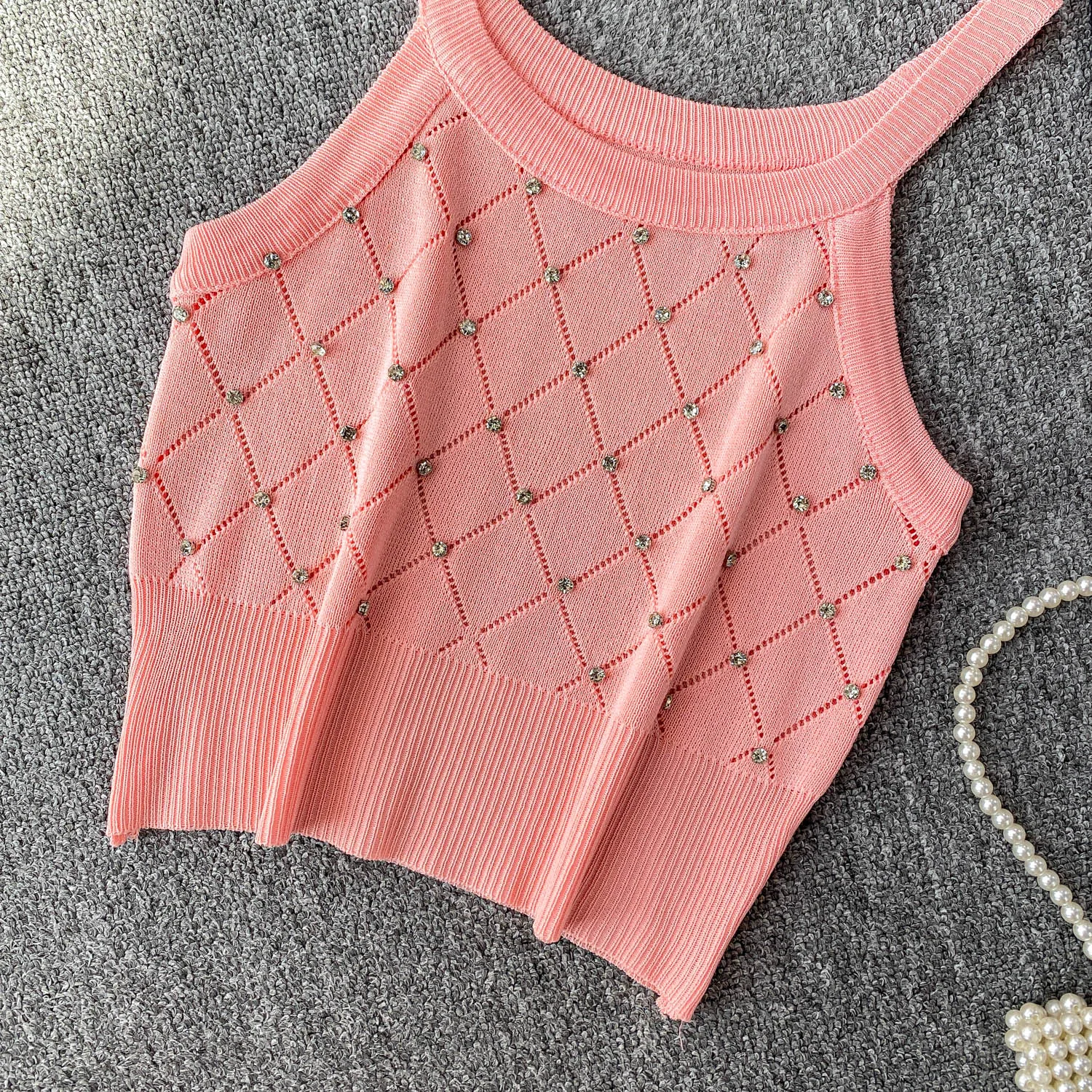 2026 신상 여성 캐주얼 O넥 민소매 니트 캐미솔 단색 라인스톤 아일렛 스파게티 탱크탑 스웨터 베스트