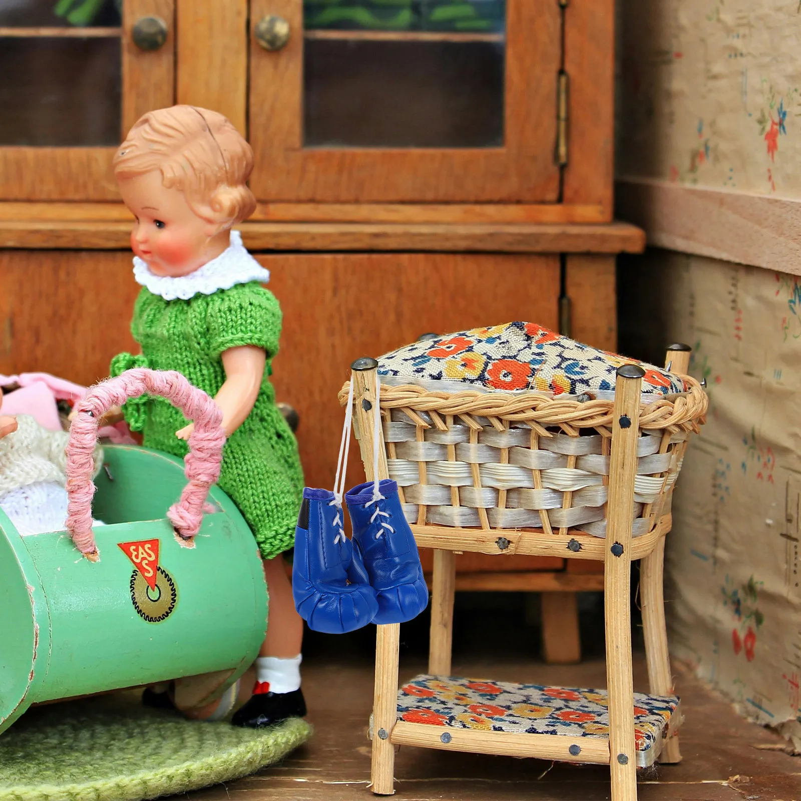 

4Pcs Mini Boxing Gloves 10cm Hanging Ornaments for Car Mirror Office Desk Party Favors Boxing Accessories Decoration