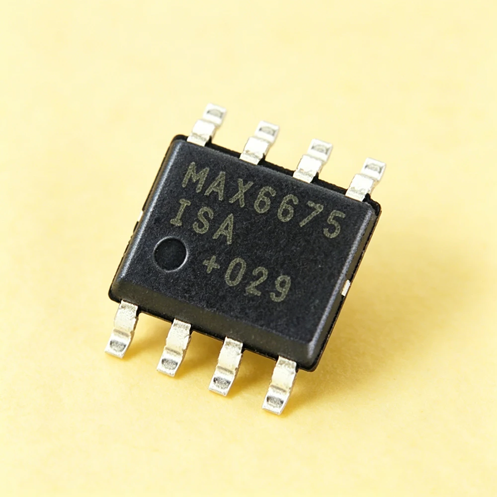 1PCS MAX7452ESA MAX6675ISA MAX7400ESA MAX7452 MAX705CSA