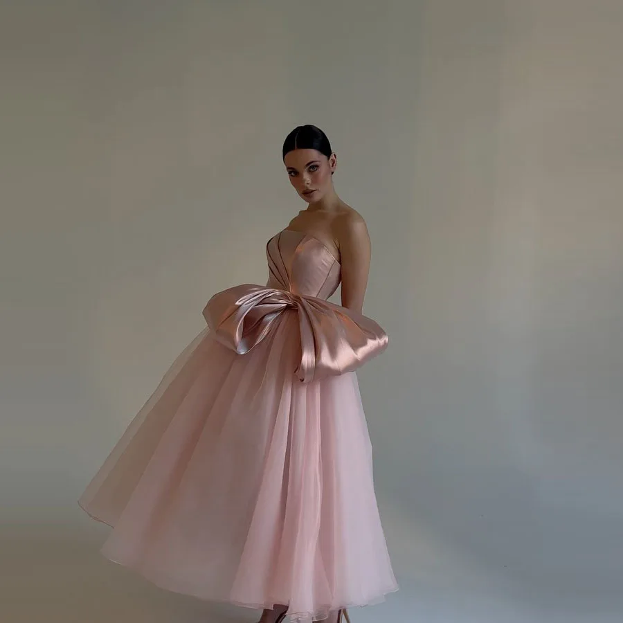 

Румяно-розовое вечернее платье трапециевидной формы без бретелек с большим бантом и тюлевой юбкой — свадебное платье для гостей, платье для выпускного вечера и вечеринки, тренды 2023 года