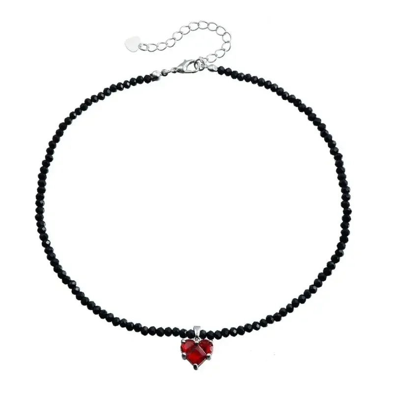 Black Crystal Beaded Necklace with Heart Pendant Adjustable Length Choker Stylish Neckchain for Fashionable Women