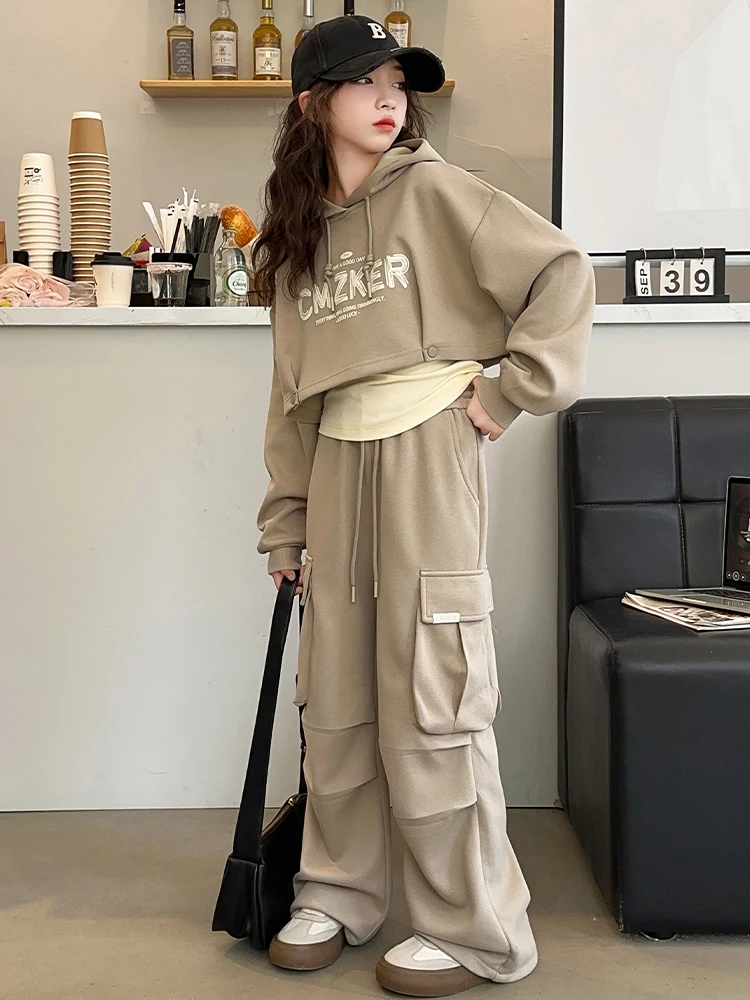 

Fashionable Casual Girl's Autumn Workwear Set 2026 New Korean Style Little Girl Spring Autumn Sweatshirt Three-piece Set
