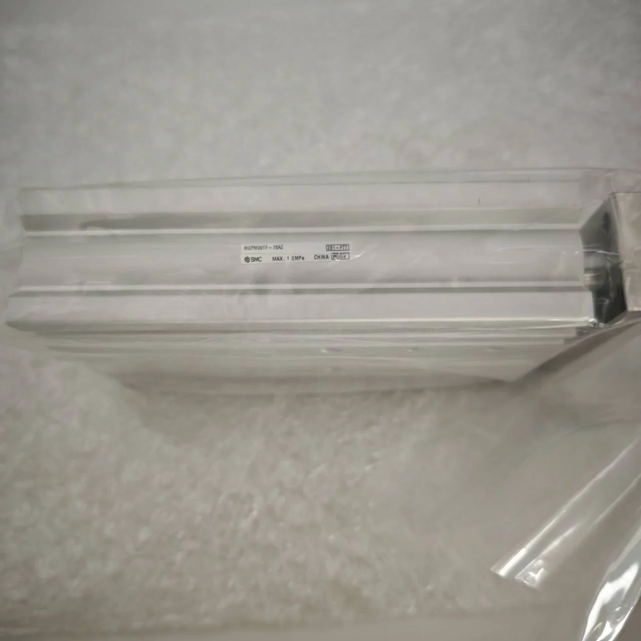 Cilindro sottile originale SMC con buffer d'aria MGPM20TF-75AZ Cilindro sottile con asta di guida