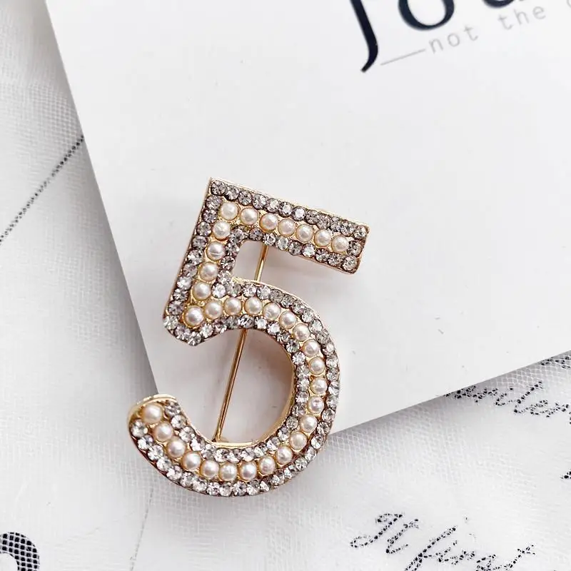 Full rhinestone number 5 flower brooch Luxury fashion wedding party letter woman boutonniere brooches gift Valentine\'s Day