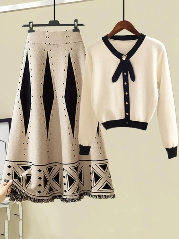 Large size autumn and winter women\'s set fashionable long sleeved knitted sweater+knitted skirt two-piece set trendy