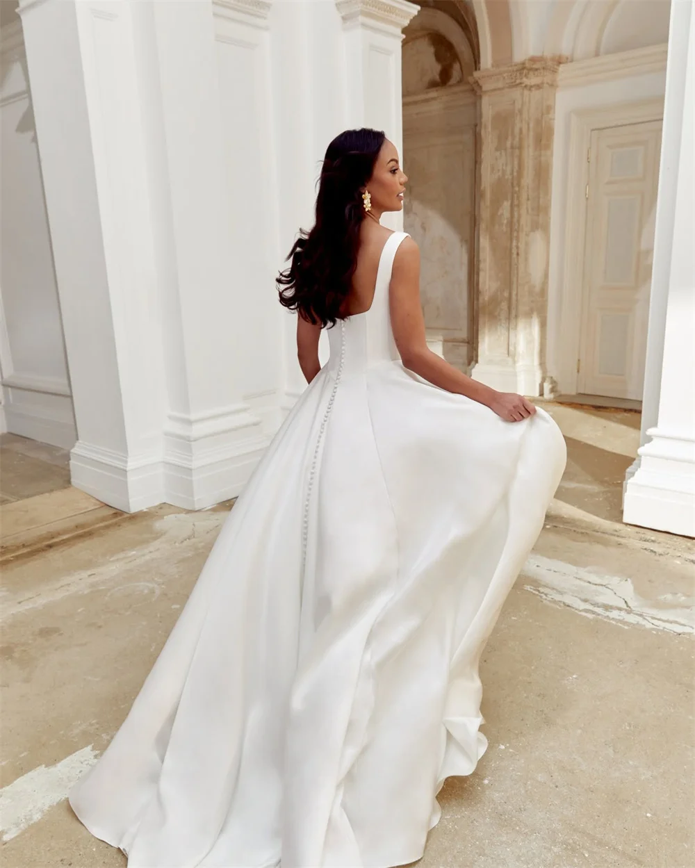 Tokyo Customized Elegant Square Collar Wedding Dresses Sleeveless Back Zip Side High Split Bridal Gown White A-Line Wedding Gown