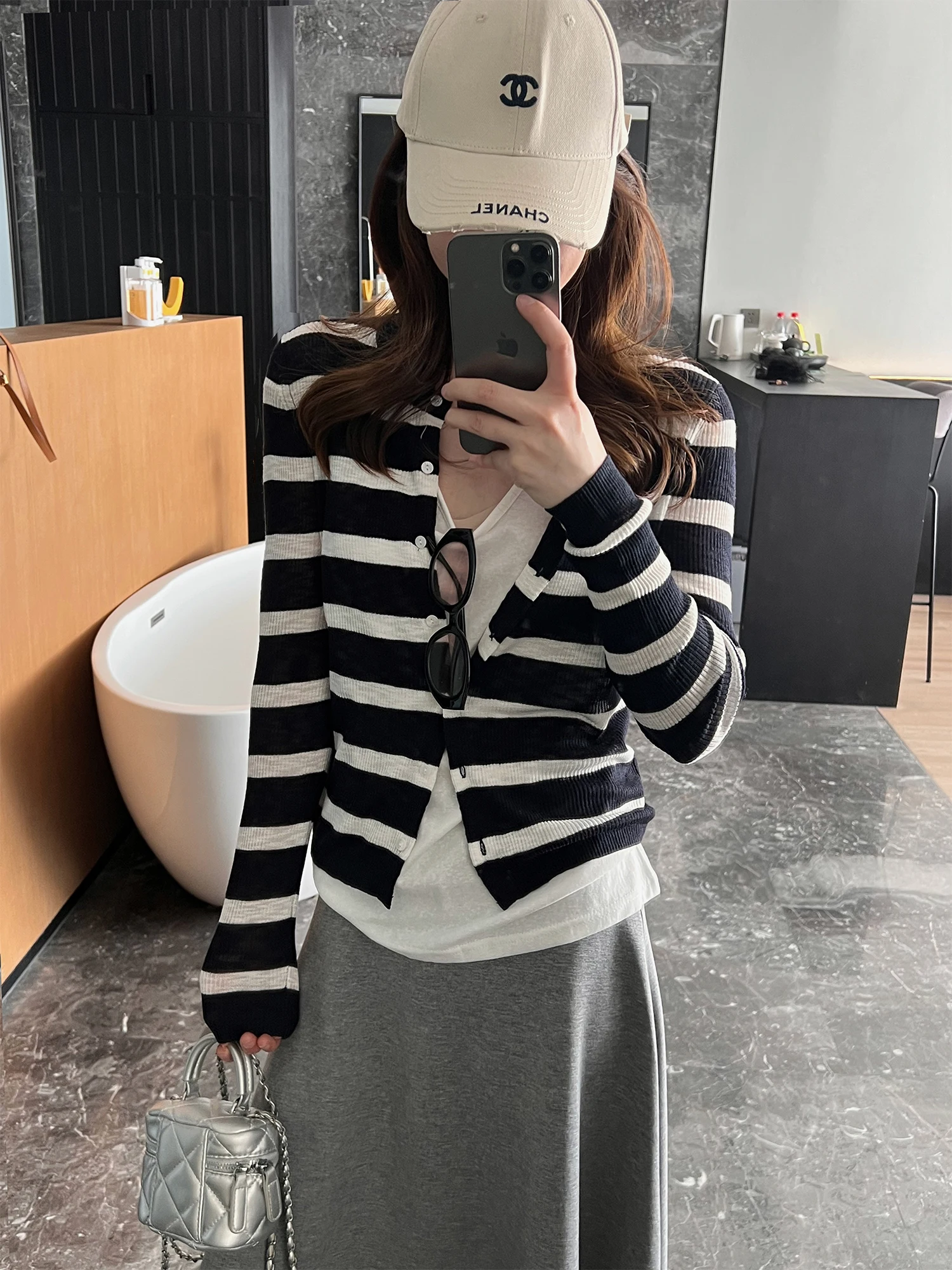 

Momo Big Sister Striped Knitted Open Cardigan Women's Slimming Commute Versatile Long Sleeve Button up Spring 2026 New Style