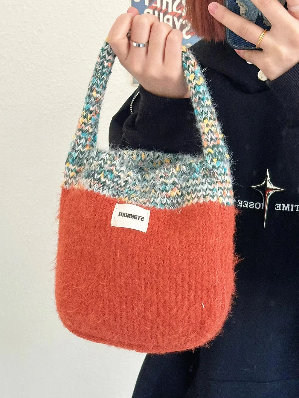 MABULA Damen Gestrickte Patchwork Plüsch Hobos Handtasche Kunstpelz Häkeln Handy Geldbörse Für Weibliche Winter Damen Flauschige Tasche