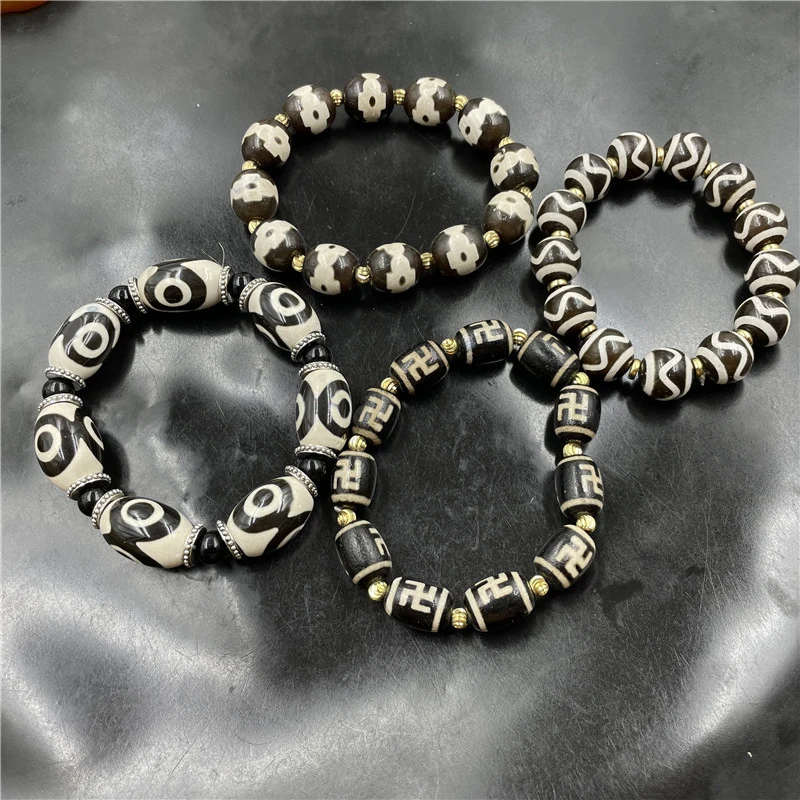 

-style vintage black and white three-eye dzi , Tibetan old agate bracelet with design