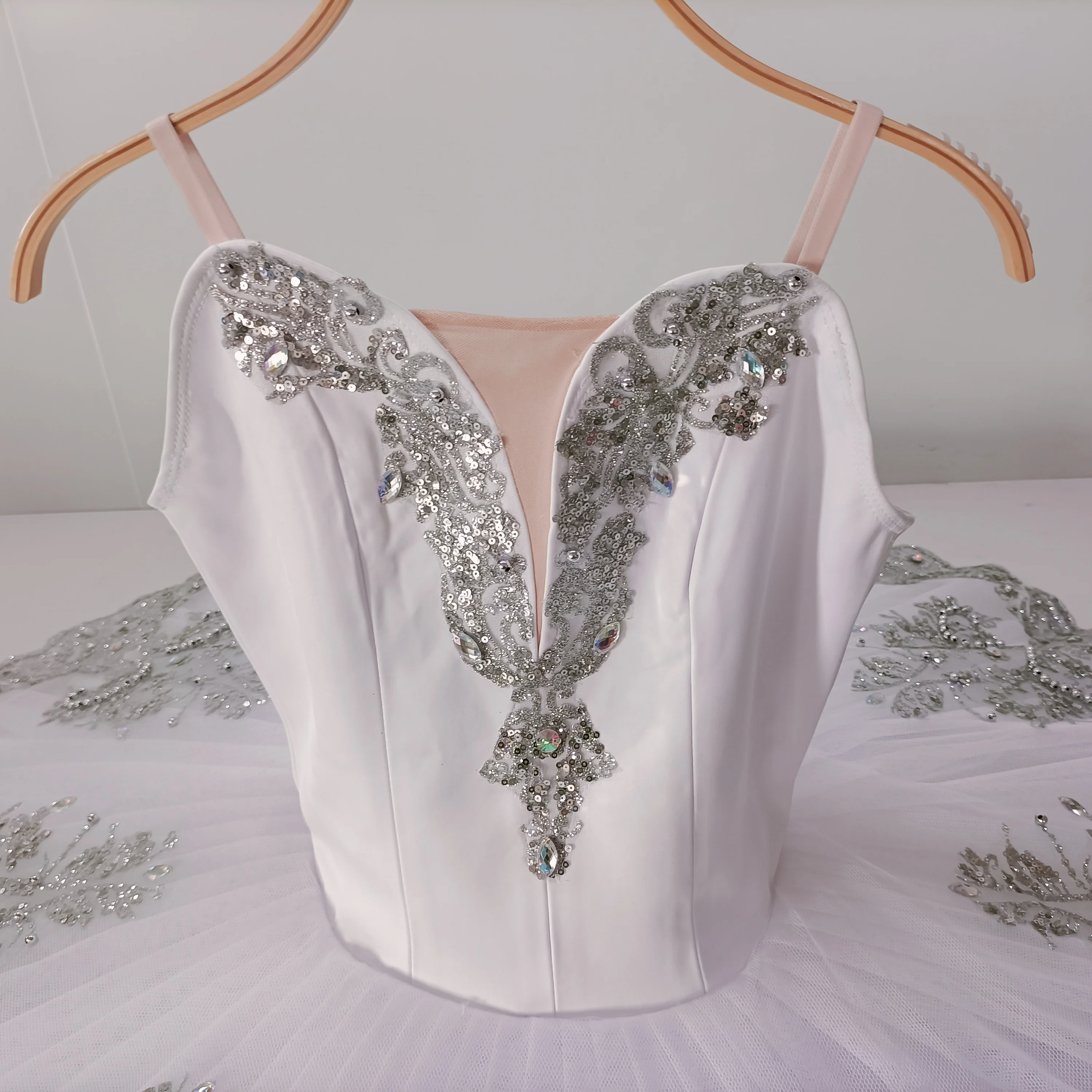 Wysokiej jakości, tania, 7-warstwowa odzież sportowa, szyta na miarę, w dowolnym kolorze, dla dzieci, dziewcząt, kobiet i dorosłych, srebrno-niebiesko-biała baletowa spódniczka tutu.