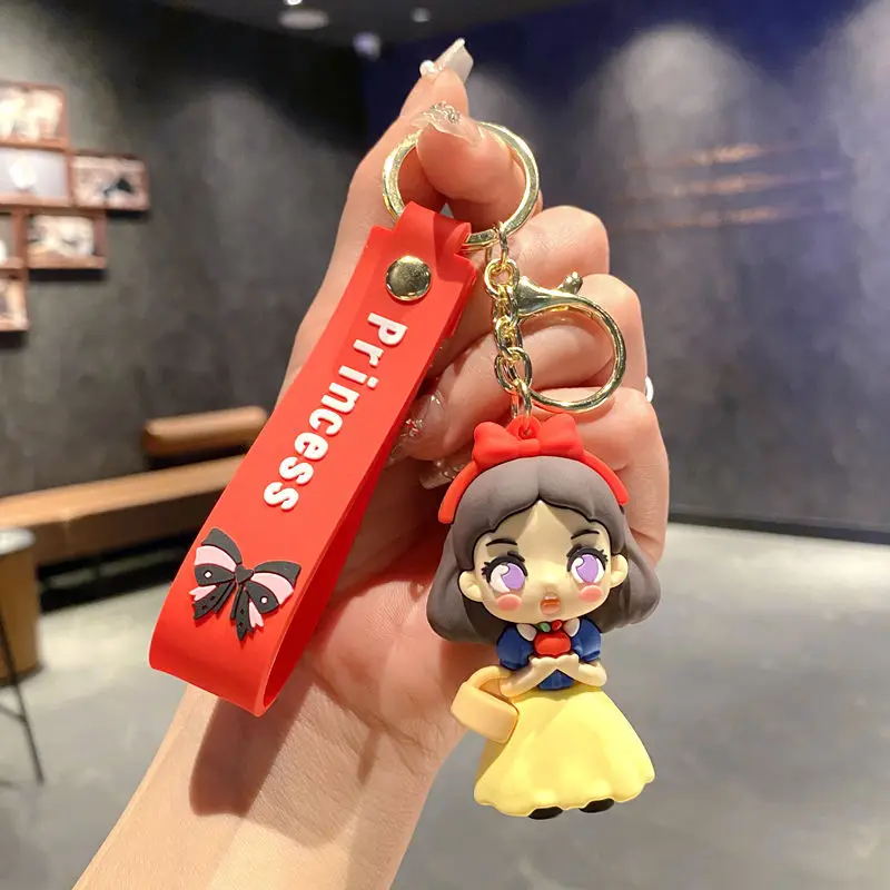 พวงกุญแจสโนว์ไวท์ 3-6 ชิ้น ตุ๊กตาเอลซ่าน่ารัก ตุ๊กตาเงือก ของตกแต่งกระเป๋า ของตกแต่งรถยนต์