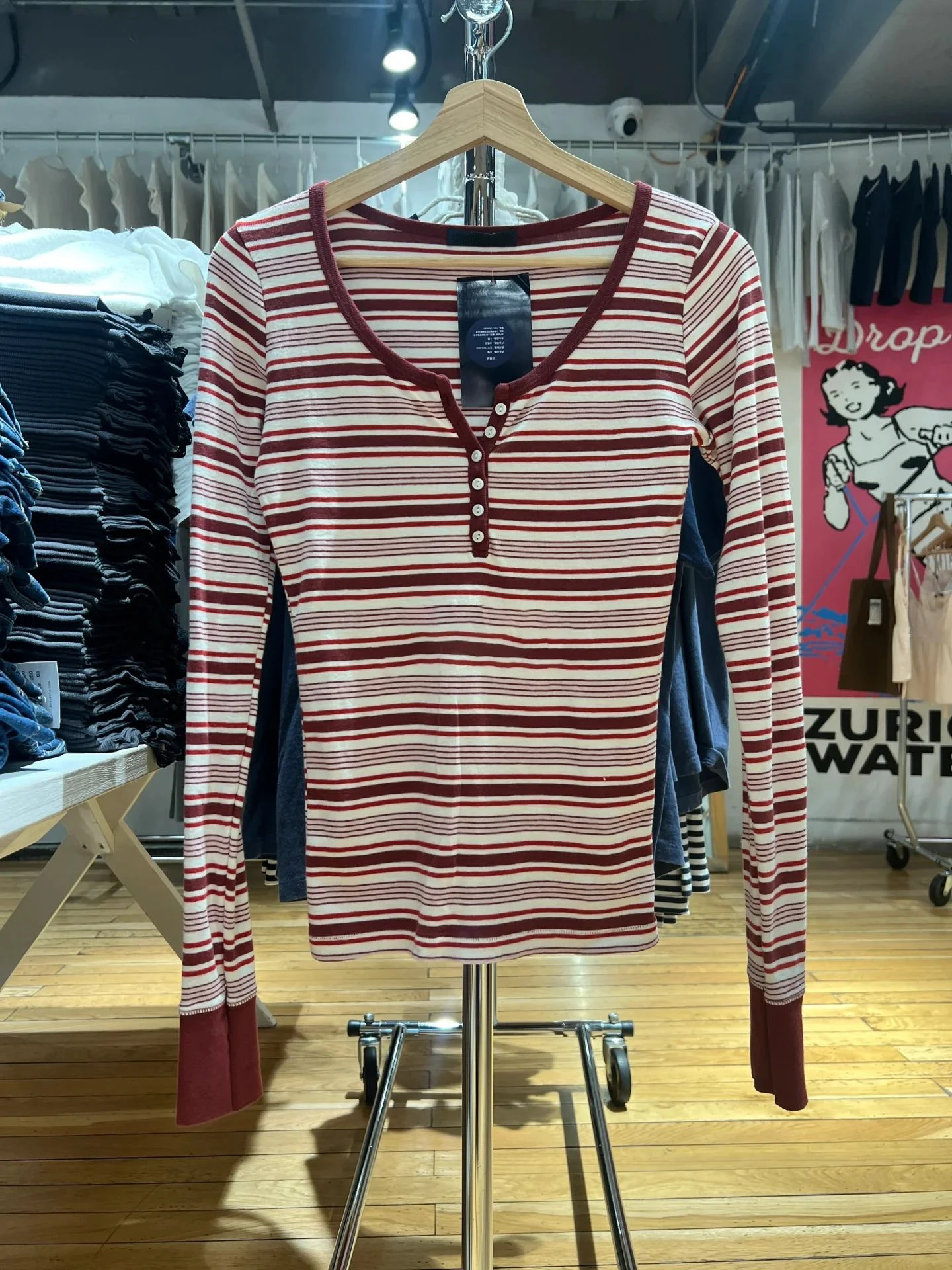 الأحمر مخطط كم طويل تي شيرت المرأة ستة أزرار مغرفة الرقبة القطن سليم تي شيرت الخريف نمط Preppy الحلو خمر تيز القمم #2