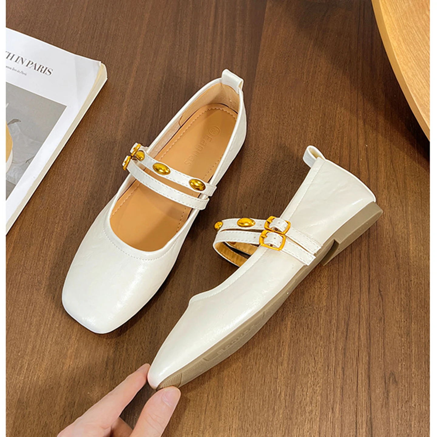 Fashion Metal Decoration Ballet Flats Women Retro Round Toe Soft  Mary Jane Shoes Light Soft Sole Comfortable  Casual Shoes35-41