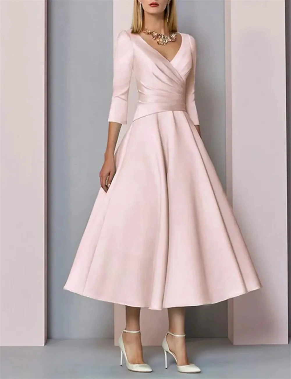 

A-Line Mother of The Bride Dresses Simple Solid Color Wedding Party Dresses Tea Length V-Neck 3/4 Length Sleeve Satin 2024 Cheap