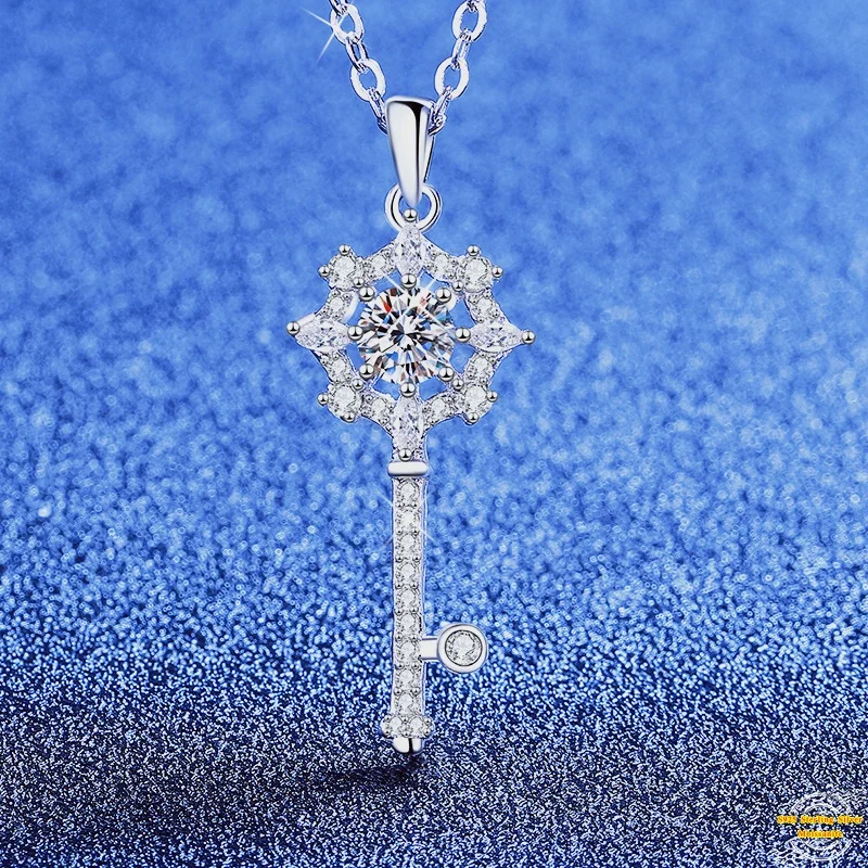 

0,5 карата Муассанит S925 Серебряный Ожерелье Подвеска для Женщин Мужчин Покрытие Платина Восьмиугольная Звезда Ключ Ожерелье Ювелирные Изделия Оптовая Продажа