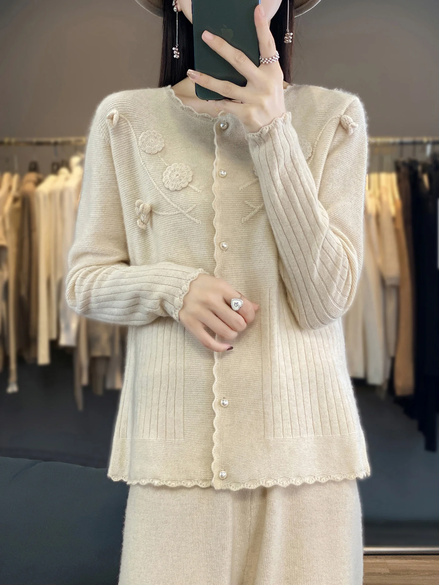 Women Autumn Winter 100% Merino Wool Cardigan Scalloped Neck 3D Floral Applique Ribbed Sleeve Soft Knit Sweater Coat
