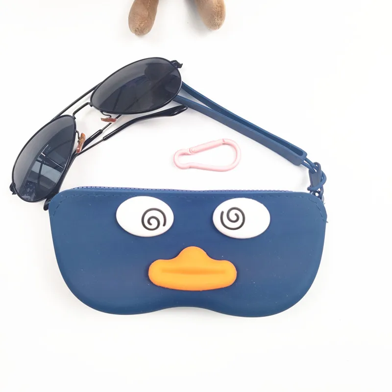 แบบพกพากันน้ําซิลิโคนแว่นตา Simple TO Store พร้อมที่จับแขวนเหมาะสําหรับ Travel Man ของขวัญ