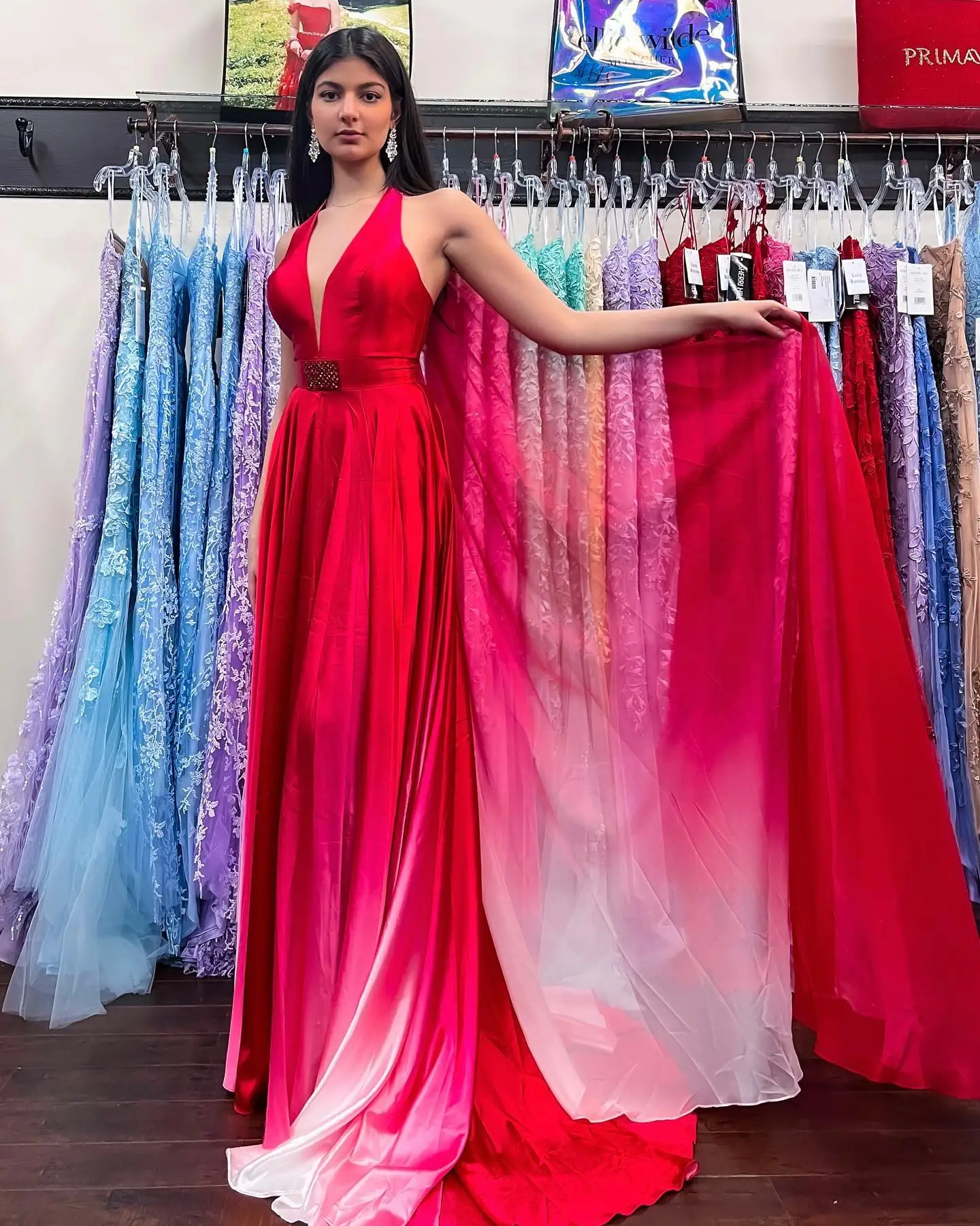 Vestido de graduación rojo ombré con capa 2k23 de corte en A para mujer, vestido Formal de fiesta con abertura alta, vestido de Gala Y2K Halter con cuello en V profundo con tren