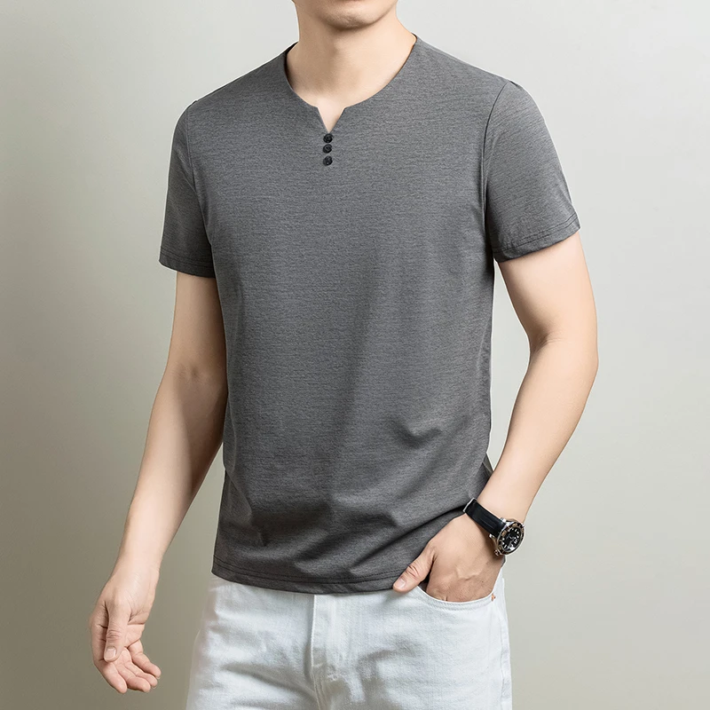 Herren-T-Shirt mit kurzem Arm und V-Ausschnitt, atmungsaktiv, bequemer Stoff für ganztägigen Komfort, lässiger Stil und Alltagskleidung. – Detail 22