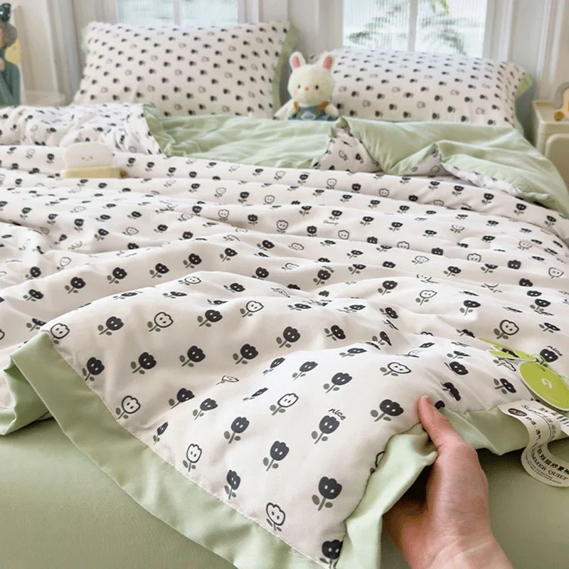 Double-Layer Soybean Fiber Filled Thin Quilt Cartoon Printed Skin-Friendly Summer Blanket Soft Breathable Home Textile Bedding