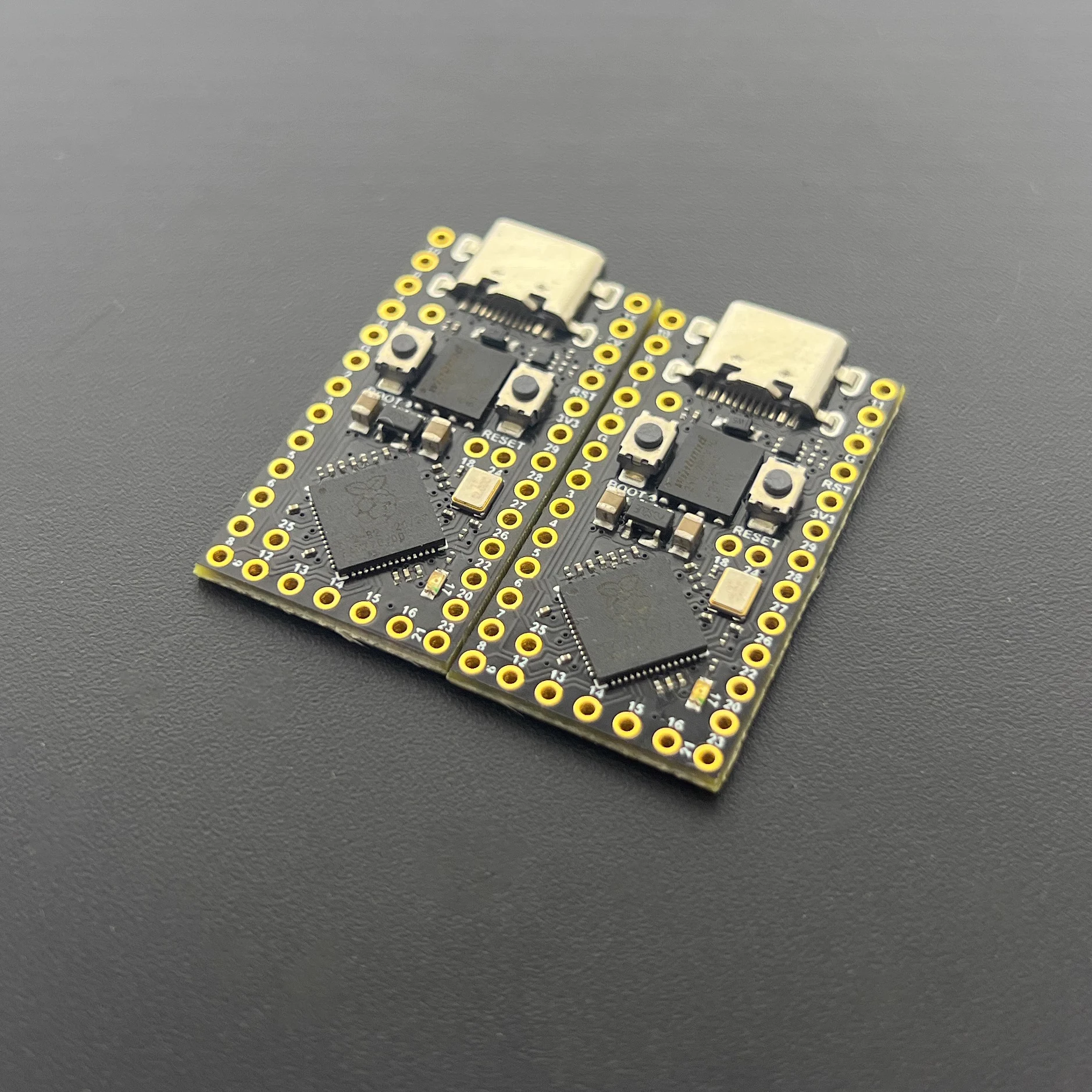

Mini Development Board ProMicro RP2040 Compatible with Helios OxB2 MicroPython