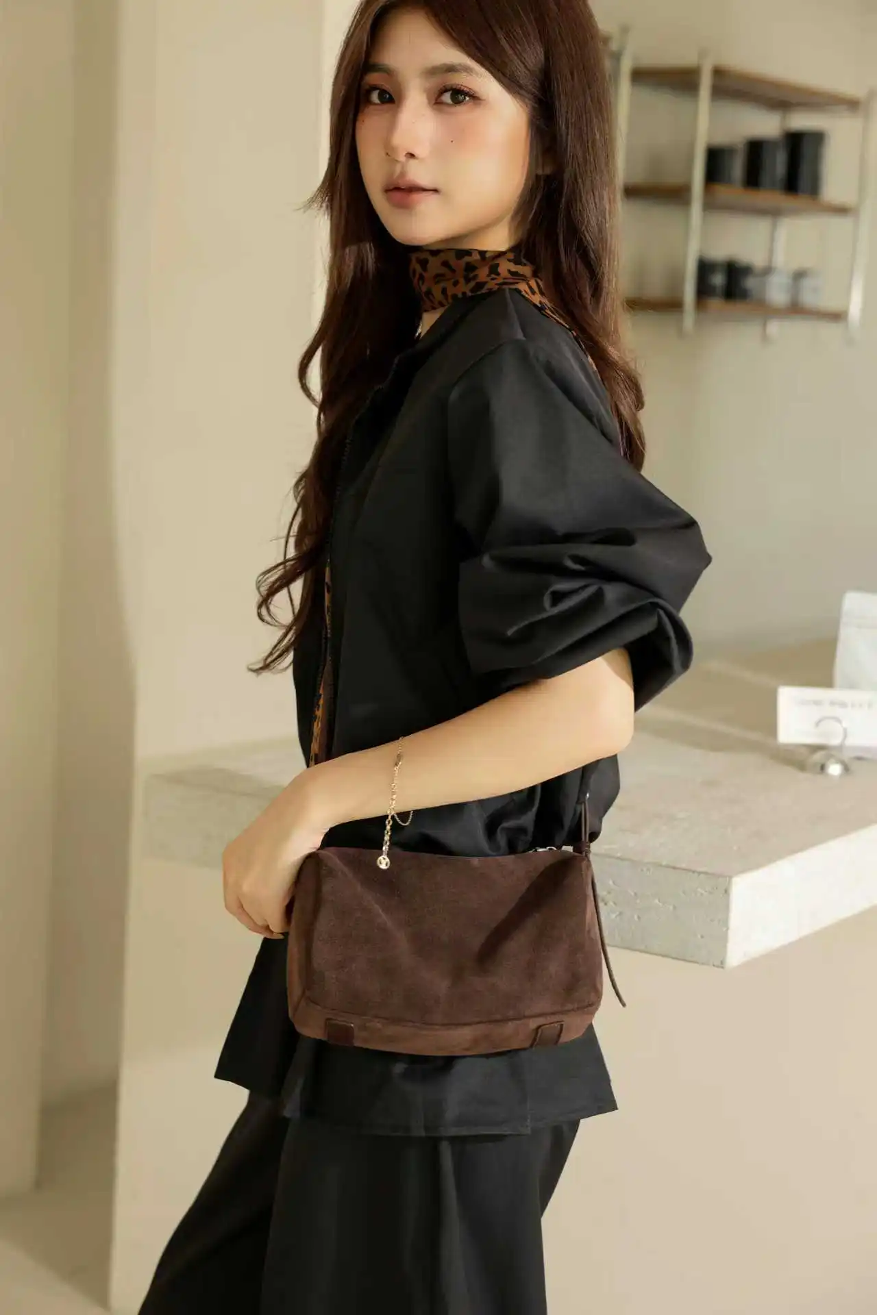 Matte Suede Cow Leather Cylinder Shoulder Crossbody Bag Retro Simple Underarm Bag Ladies Daily Casual Zipper Small Handbag 2026