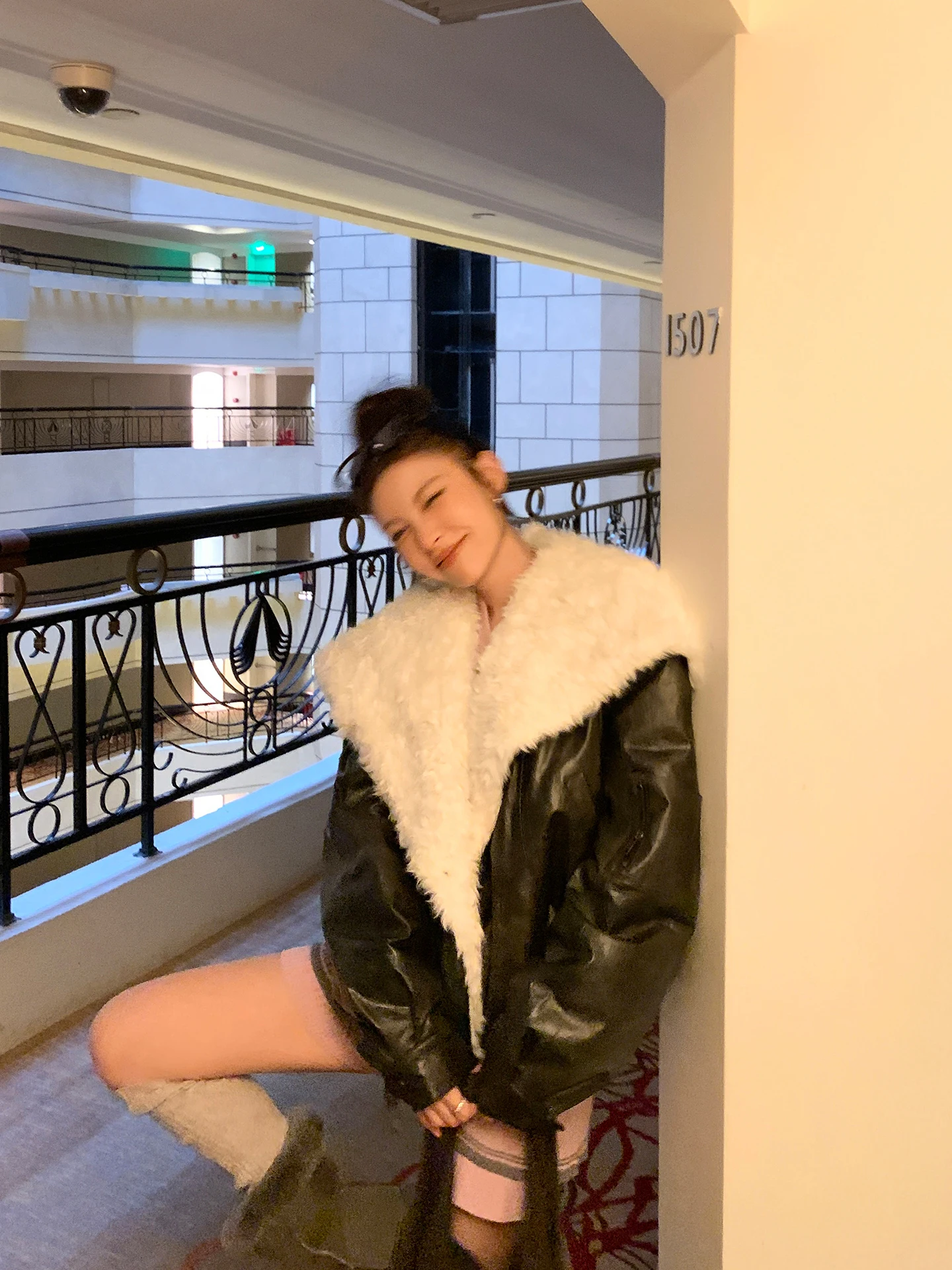 

DULA Good Home ort PU Leather Cotton Jaet Women's Winter Warm Coat Fluffy Collar Korean Sle Loose Fit Button Zipper