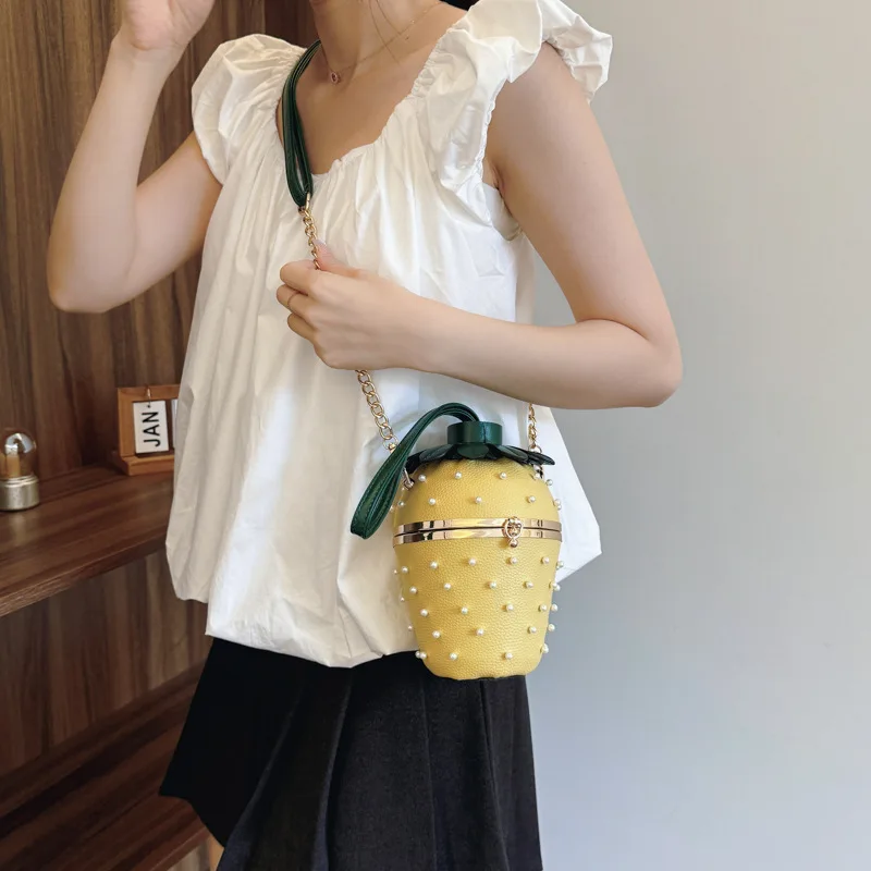 Candy Color Strawberry Women Handbag Cute Pearls Box Bags for Women Shoulder Bag NEW Funny Purses for Girls Party Wedding Clutch