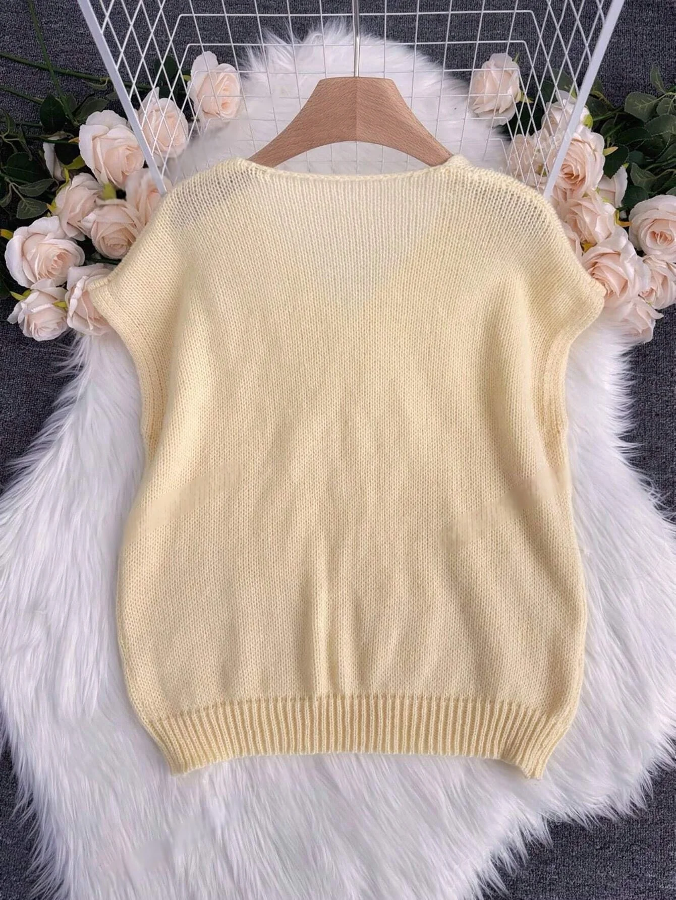 [라지사이즈 여성복] 여성 브이넥 반팔스웨터, 캐주얼 솔리드 컬러 매치하기 가장 쉬운 탑, 여성 봄여름 데일리 출퇴근, 데이트복