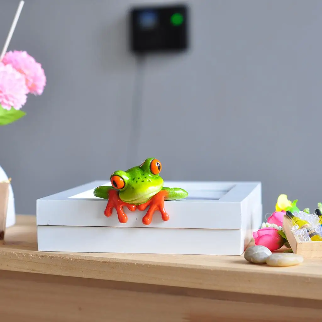 Artificial Resin 3D Craft Frog Decoration Home Decor Office Desk Computer Decoration Gift Favor DIY Handcraft Orgnement