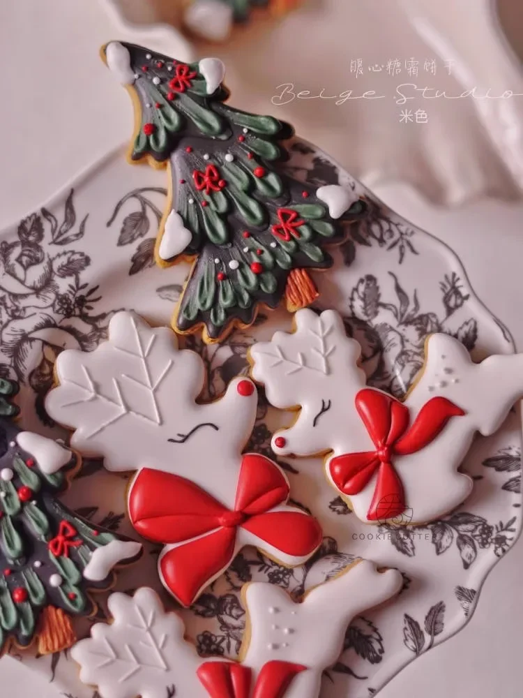 Christmas Elk Deer Pattern Cookie Cutter Xmas Tree Biscuit Stamp Icing Cookie Fondant Cake Baking Decorations Accessories Tools