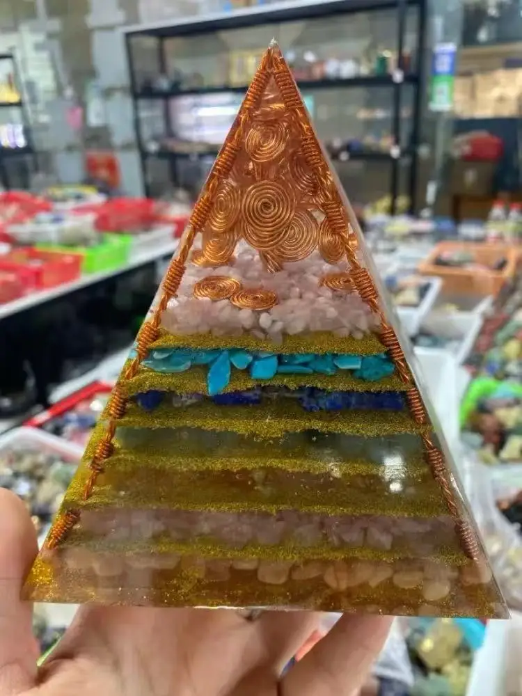 

Link to the crystal pyramid specially photographed by the customer