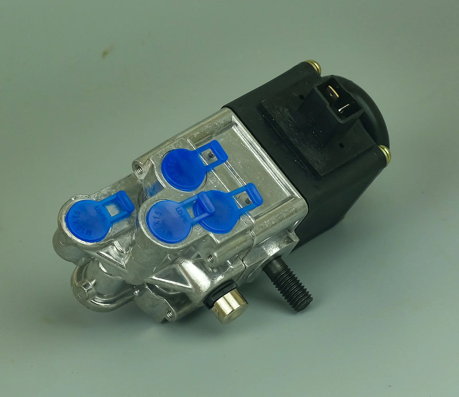 Válvula solenoide para VOL-VO, 589990049970, 4720174810