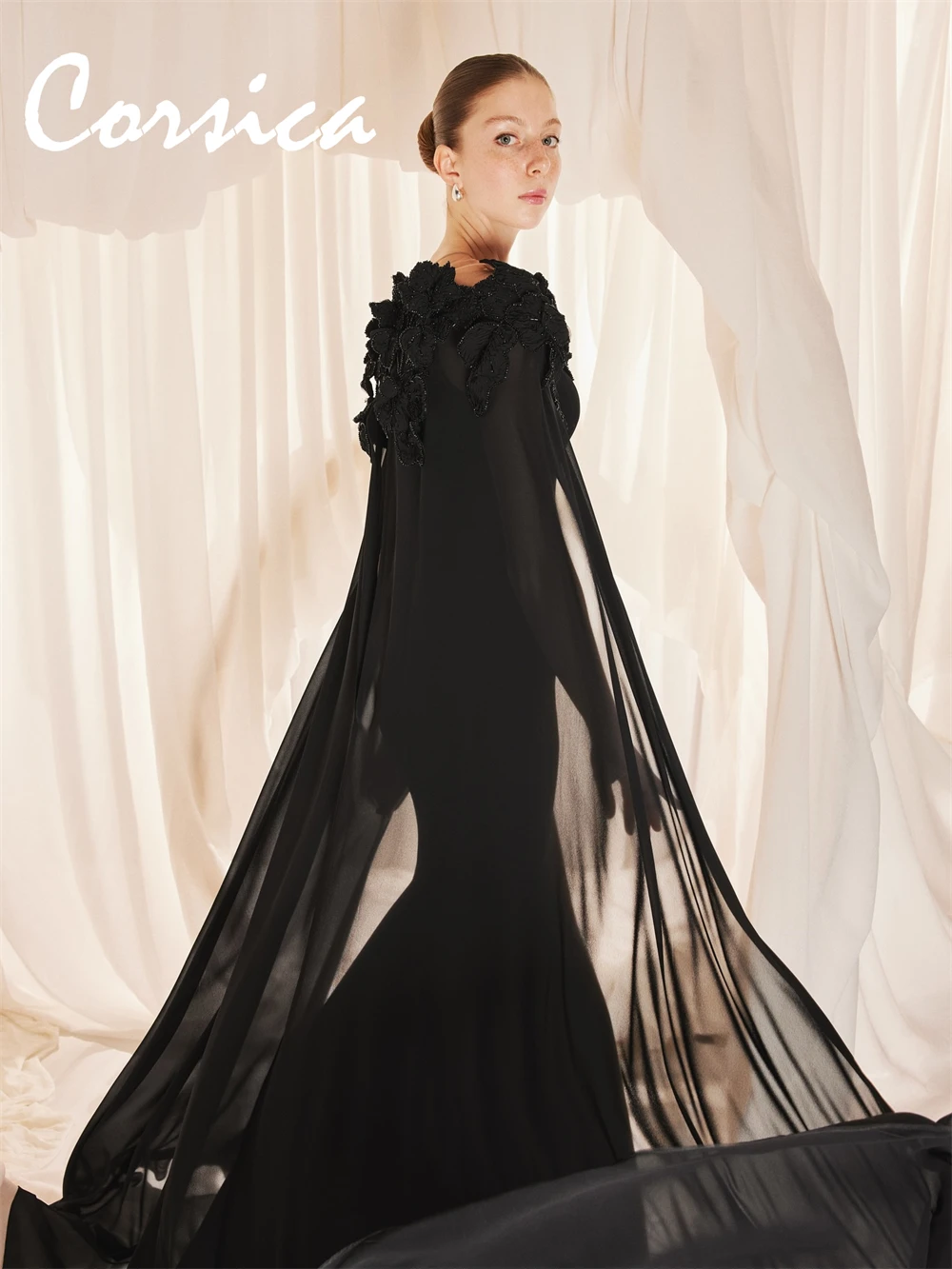 Aangepaste moderne zwarte chiffon avondjurken Klassieke strapless homecoming-jurken Eenvoudige sweep trein vestido de festa