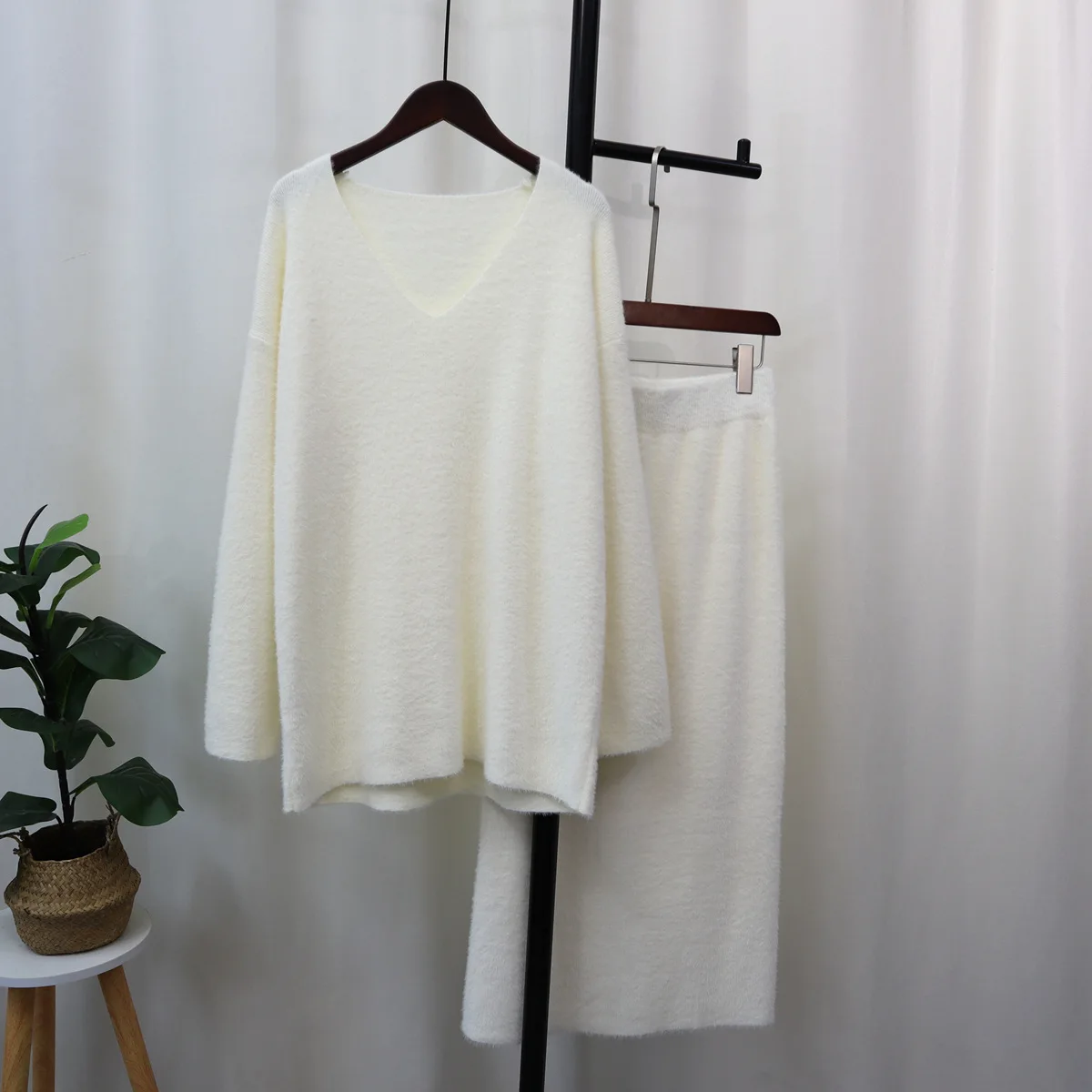 

New Fashion Faux Mink Fleece Knitted Top Midi Skirt Two-Piece Set Elegant Stylish Sweater Set for Women 2025 Autumn Winter