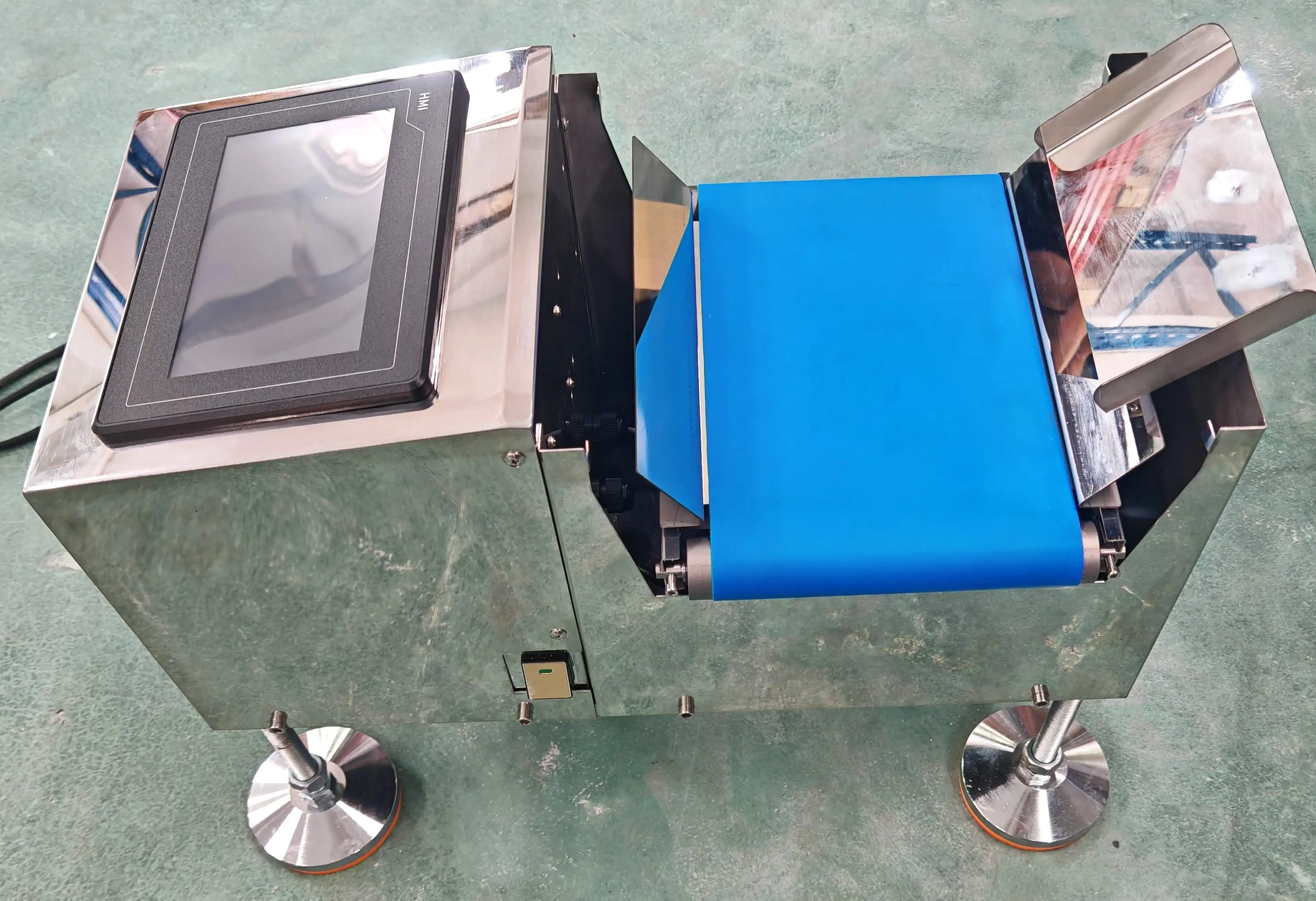 

Automatic High Speed 0.1g Checking Scale LCD Screen Small Conveyor Belt Sorting Weighing Scale High Precision OEM ODM