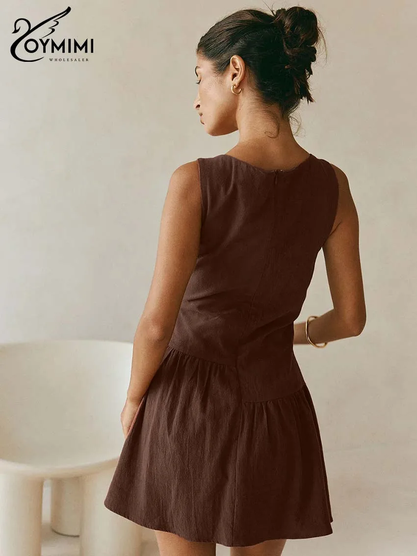 فساتين Oymimi Fashion من القطن البني للمرأة أنيقة برقبة دائرية بدون أكمام فساتين واحدة الصدر للخريف فستان قصير بطيات للسيدات