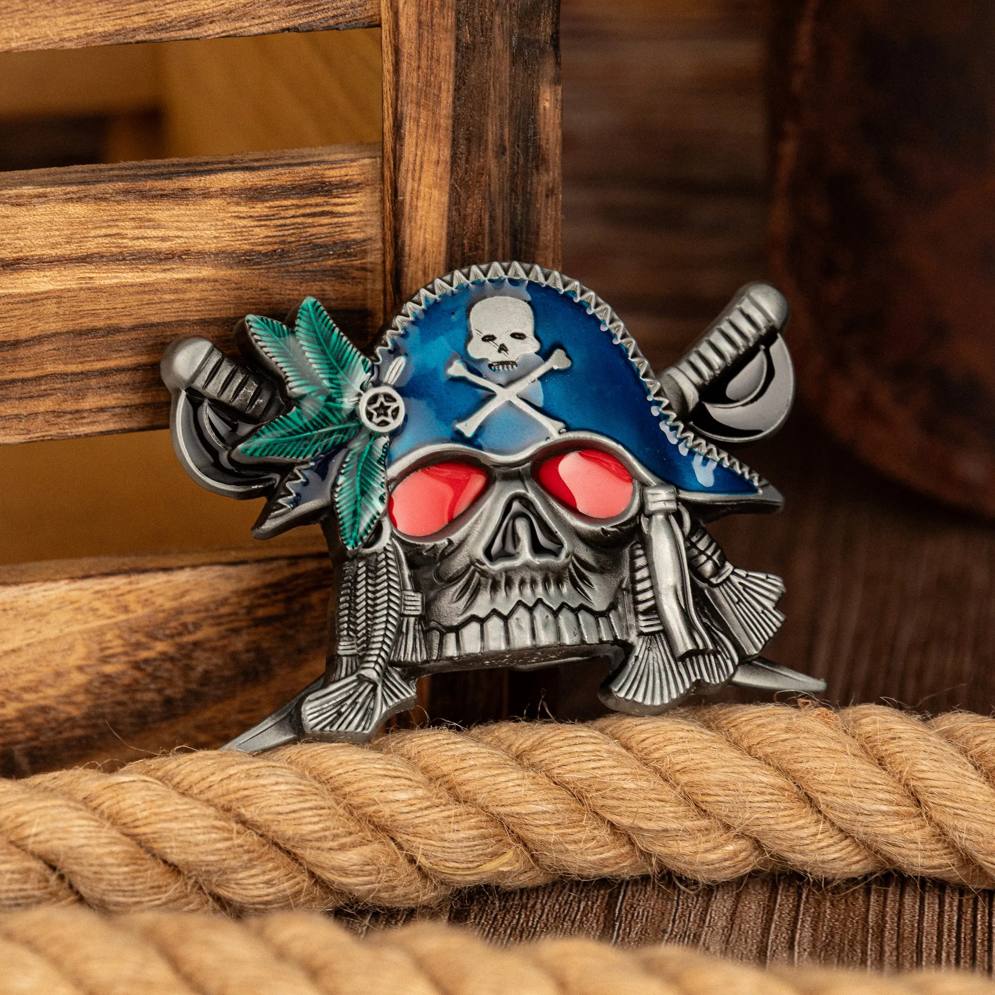 Gesper Seri Tengkorak Mahkota Bajak Laut Pedang Ganda, gesper sabuk novel pria Barat yang unik dan serbaguna