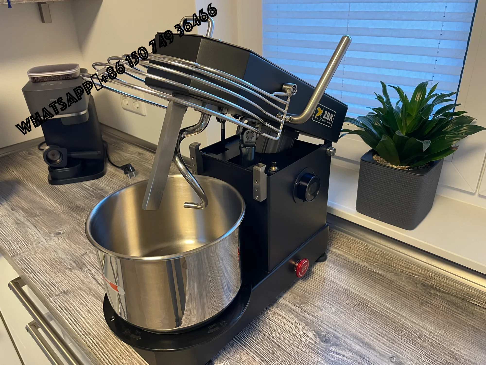 

Wholese Price Direct Supplier Lifting Tilt Head Brushless 7L 3Kg Home Use Bread Amasadora Dough Kneader Machine Spiral Mixer