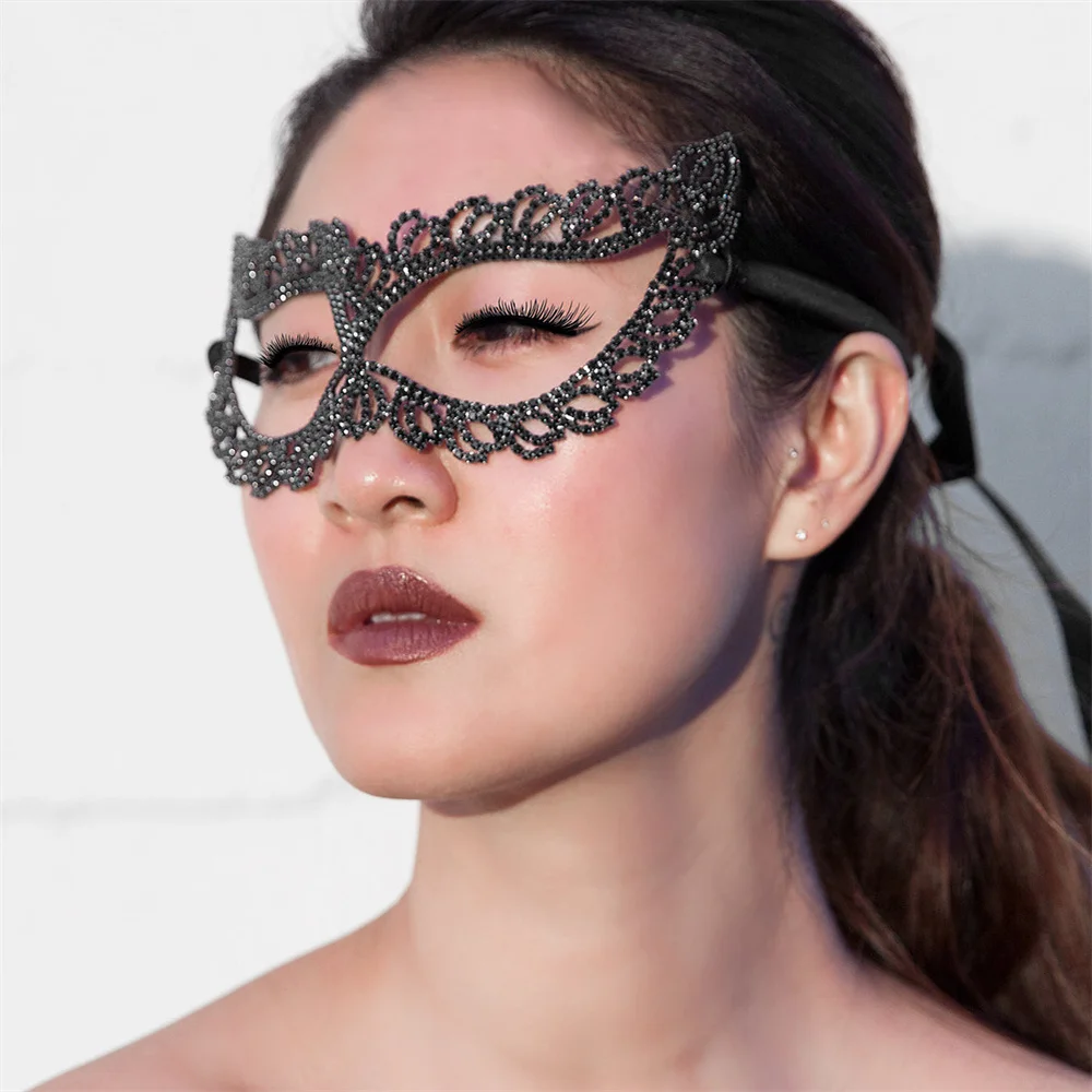 New Luxury Ultra Flash Black Water Drill Mask Ladies Halloween Masquerade Bling Crystal Half Face Mask Face Jewelry Accessories