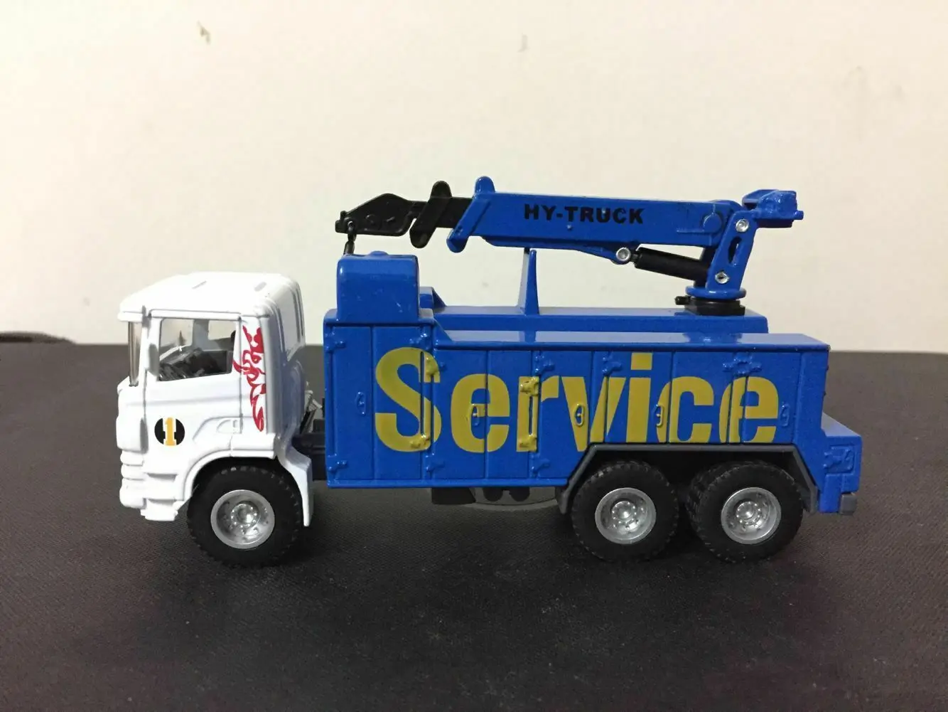 1/60 Scale DieCast Model HY Truck White - Service Truck Engineering vehicles