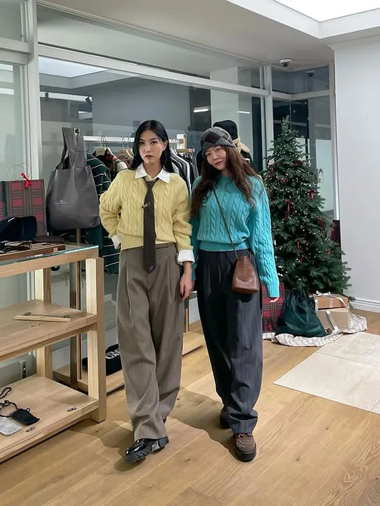 

Nuo Xiaola Select 2025 Зимний новый брендовый шерстяной свитер с узором косы, цветной, для повседневной носки, с длинными рукавами, круглый вырез