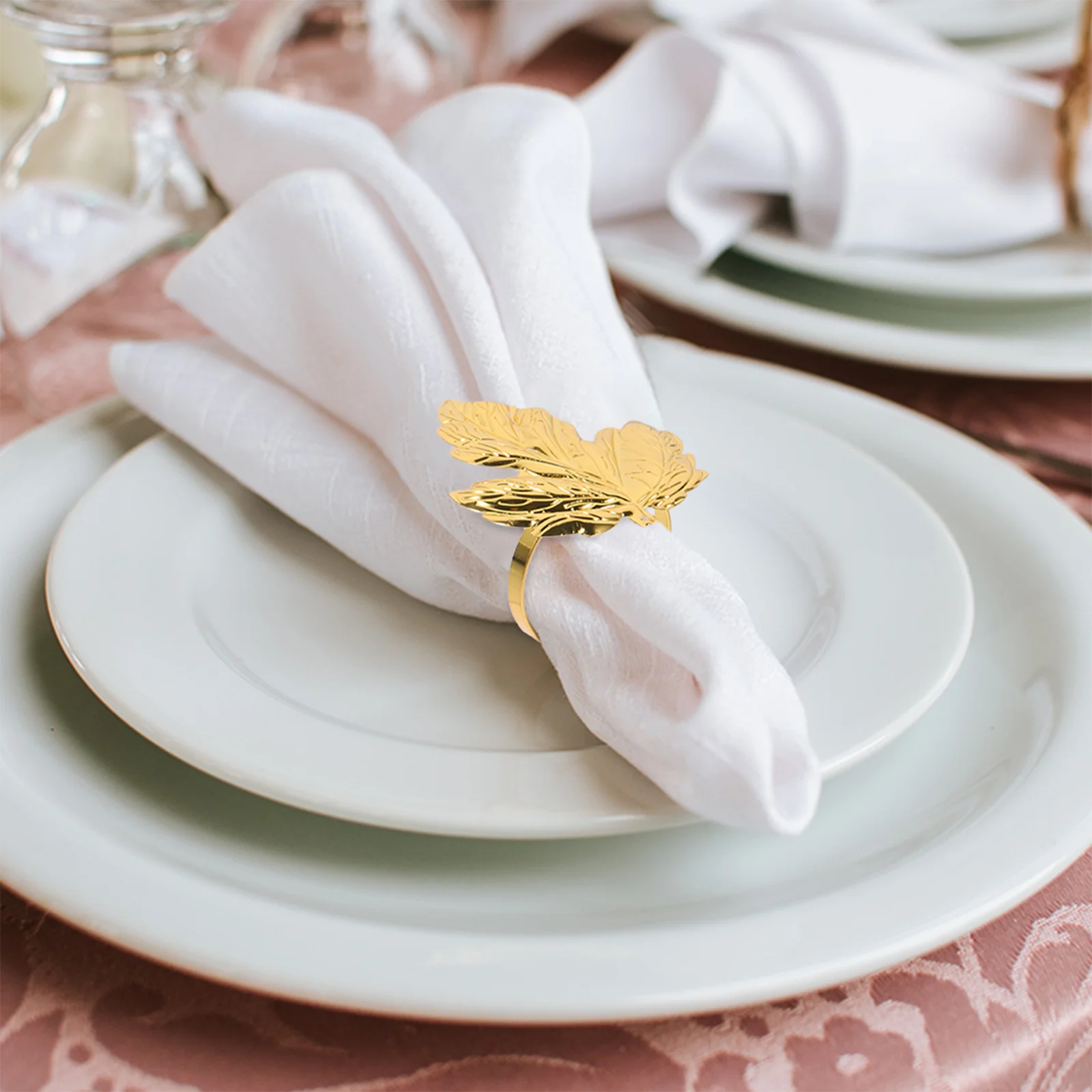 

3Pcs Napkin Buckle Maple Leaf Shape Decorative Metal Napkin Rings Wedding Party Table Holder Elegant Banquet Accessory
