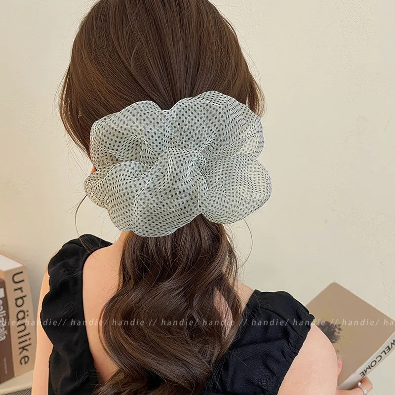 Eleganter Spitzenblumen-Scrunchie im koreanischen Stil, großer Haargummi für Damen und Mädchen, trendiges Haar-Accessoire für den Alltag. – Detail 18