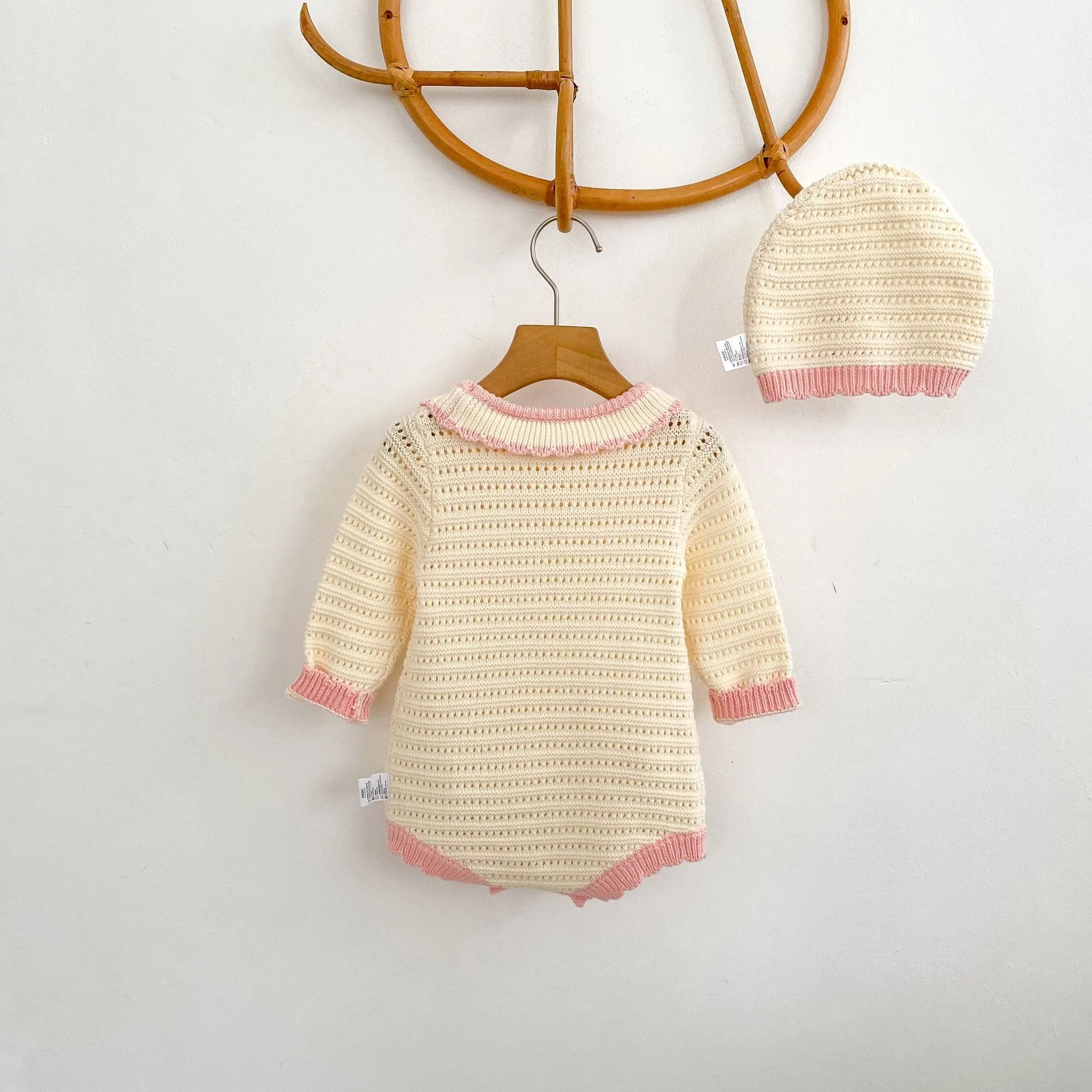 Autumn and winter new baby girl pullover sweater, knitted sweater, bow tie, long sleeved bag, fart jacket+hat