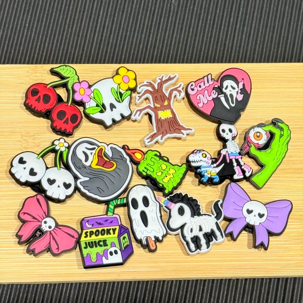 Neue 1-13 stücke Cartoon Schädel Kerze Kirsche PVC Schuh Charms Garten Schuhe Taste Dekorationen Sandalen Zubehör Kind Halloween geschenk – Detail 3