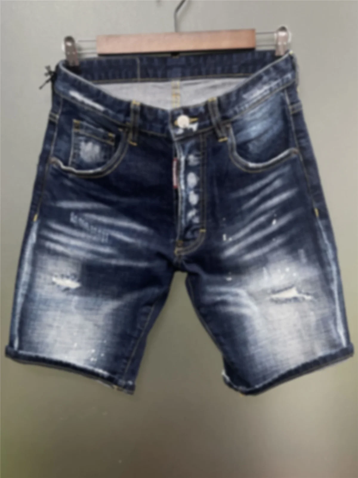 Spring and Summer 2025 New D2 Jeans Trendy Men's Washed Grinding Patch Paint Slim-fit Micro-elastic Denim Shorts Men's