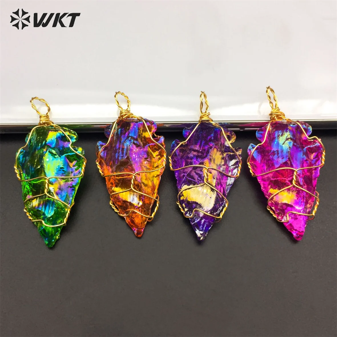 WT-N1403 Wholesale Fashion Aura Titanium Electroplated Crystal quartz Arrowhead pendant Fashion Raw stone necklace